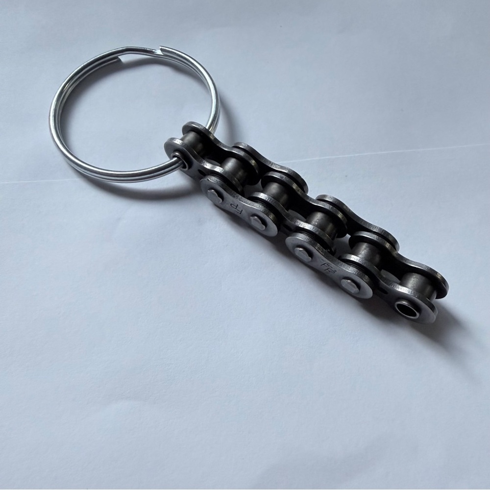 Motorcycle chain key ring - Picture 2 of 4
